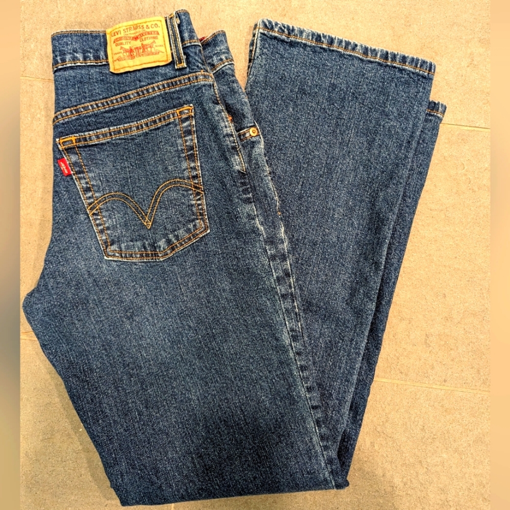 Levi's 550 Relaxed Fit Boot Cut women's size 8